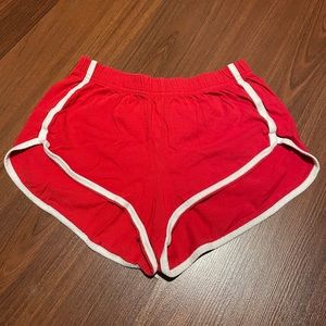 red shorts M